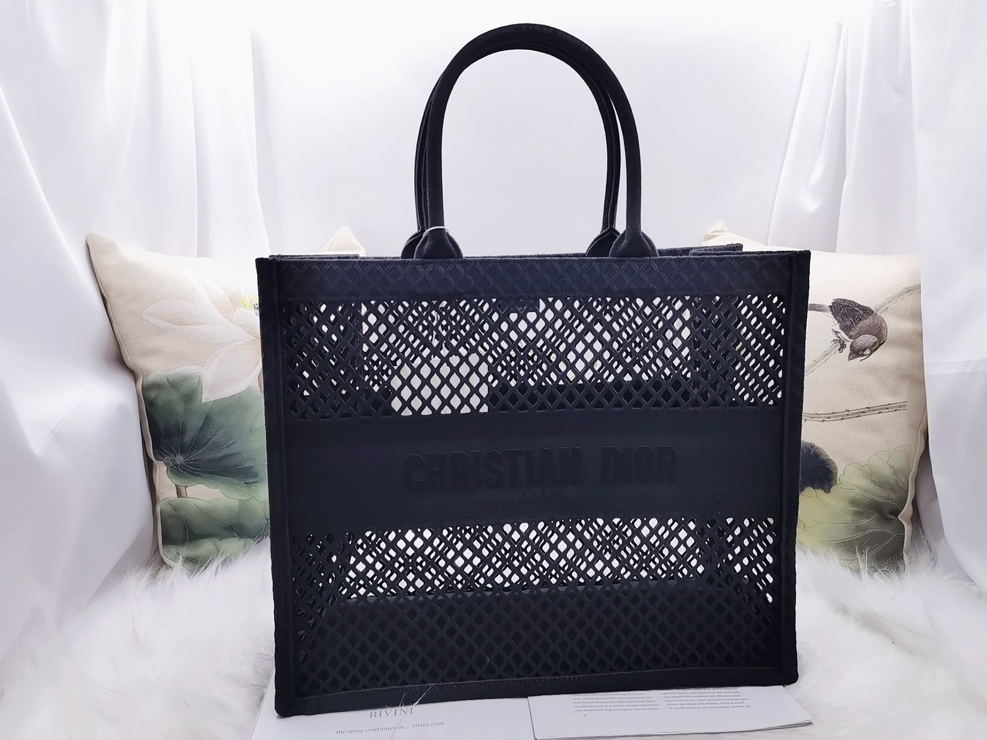 D*or book tote