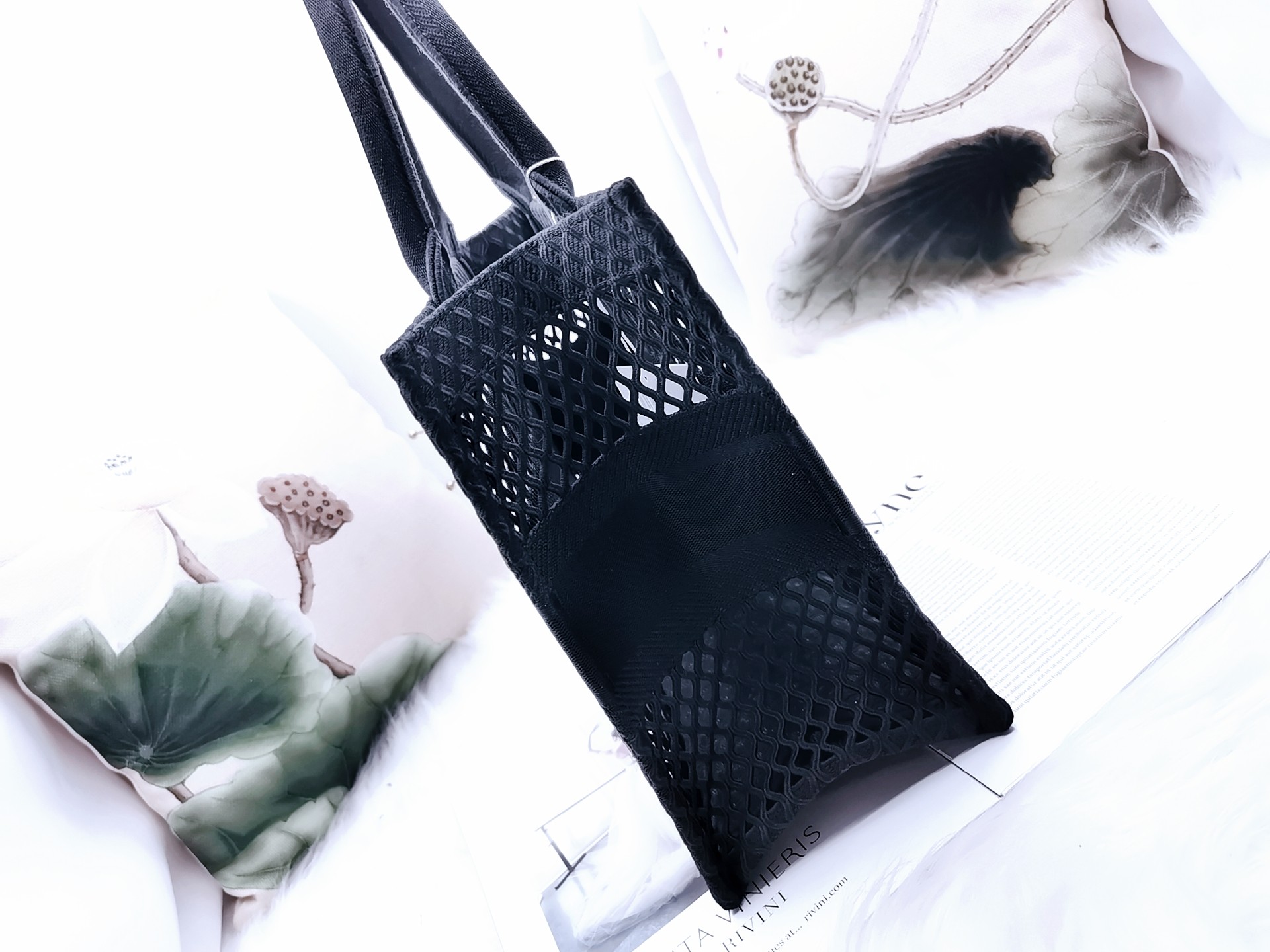 D*or book tote