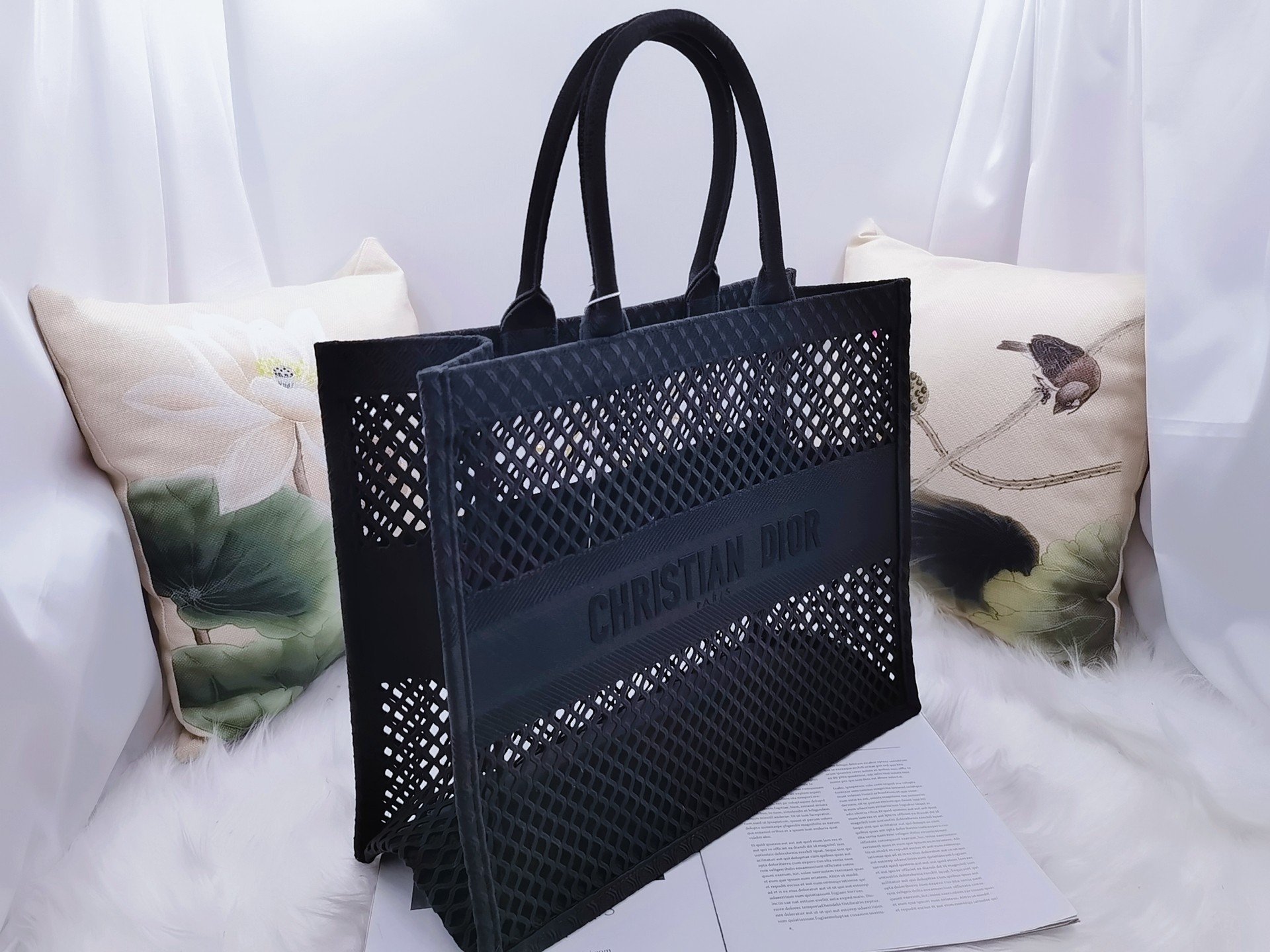 D*or book tote