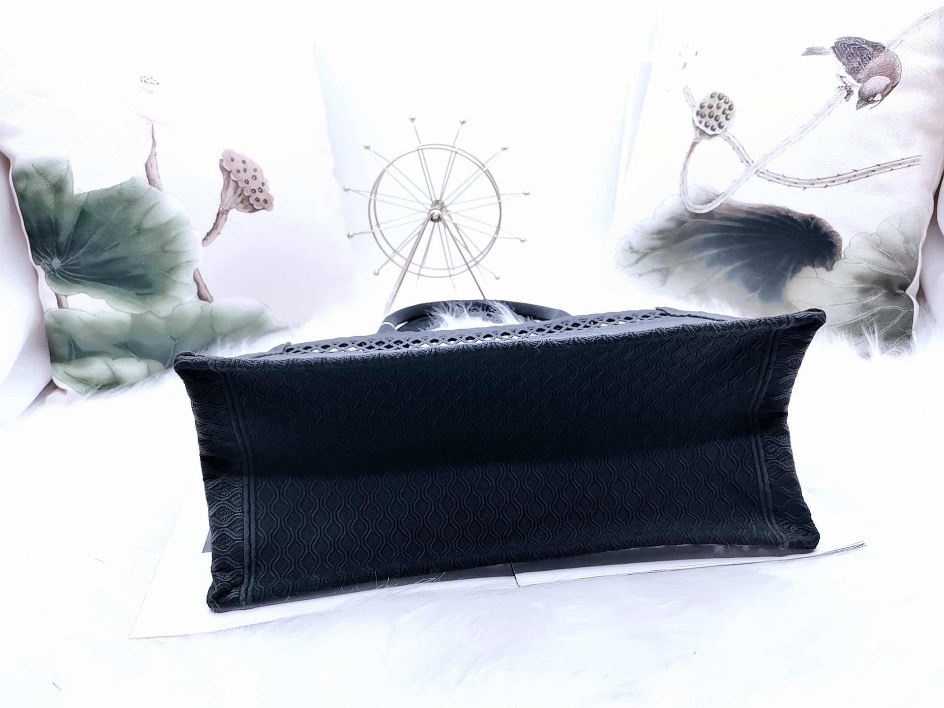 D*or book tote