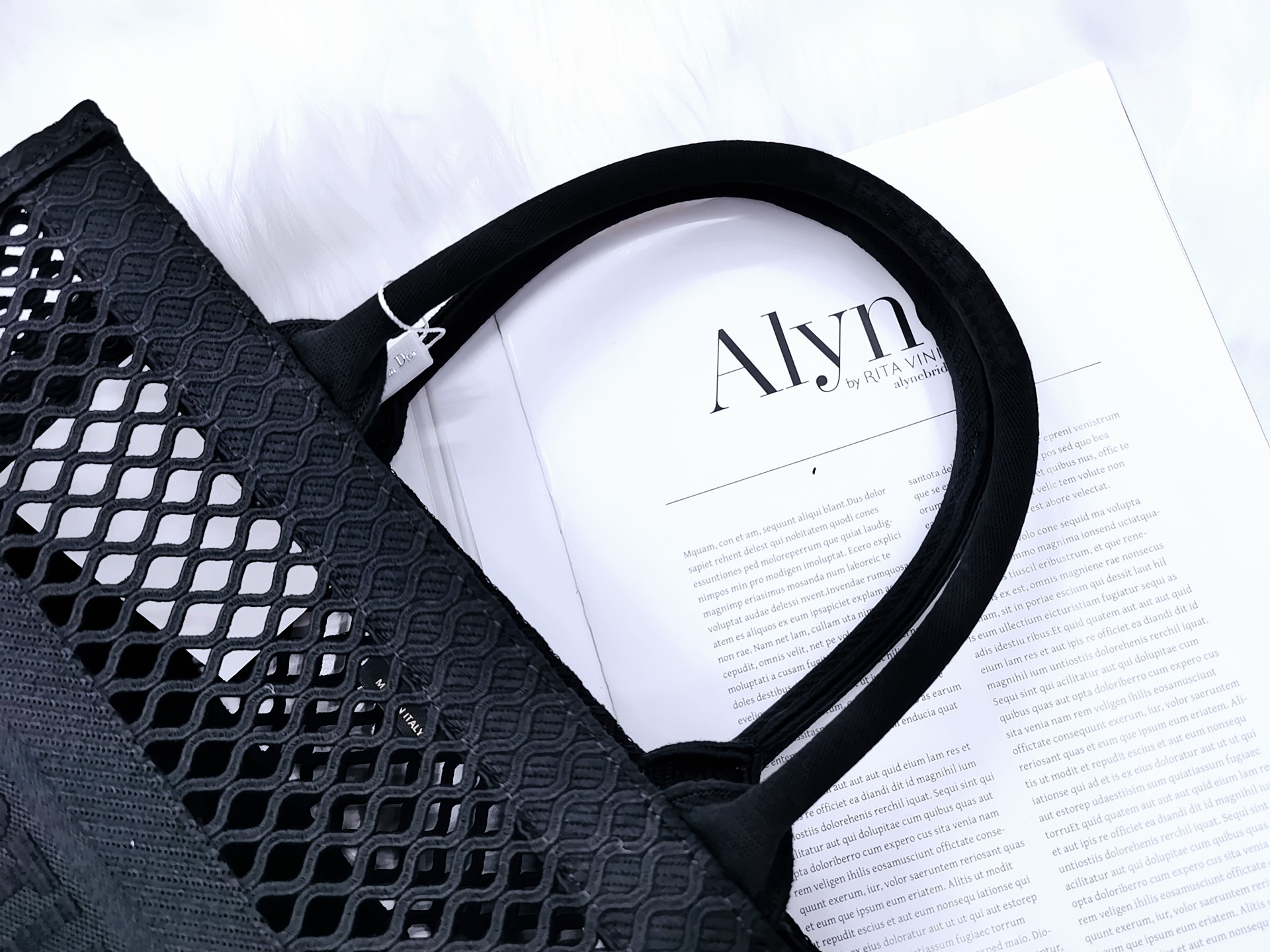 D*or book tote