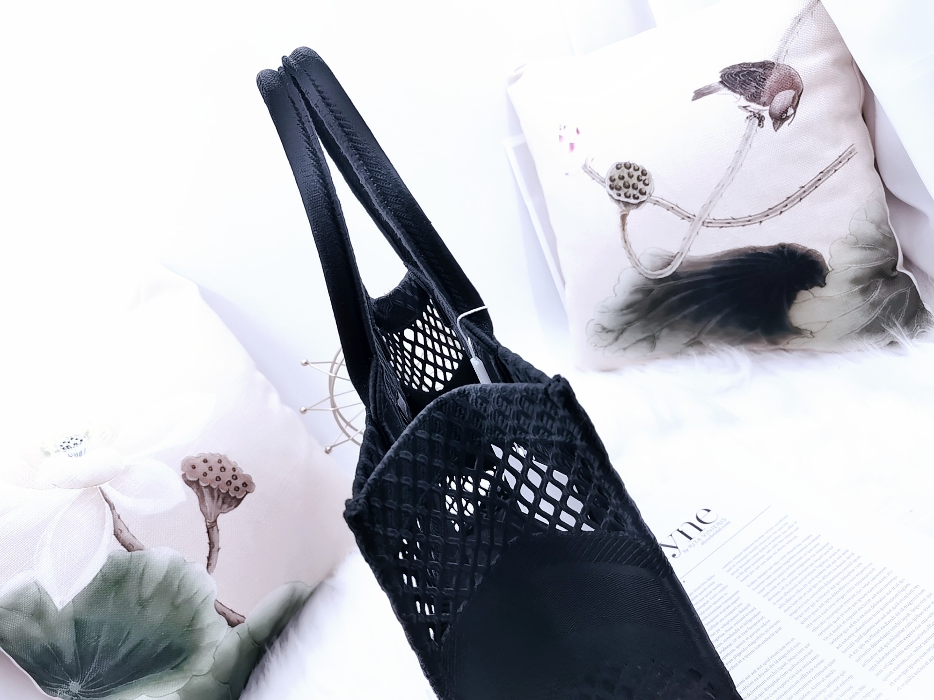 D*or book tote