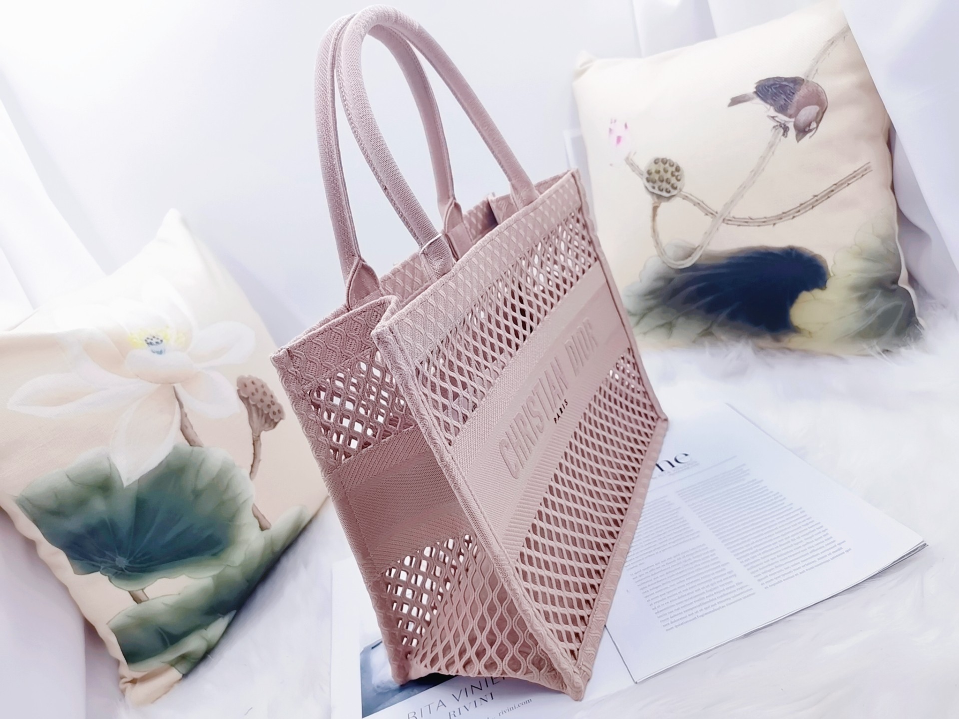 D*or book tote