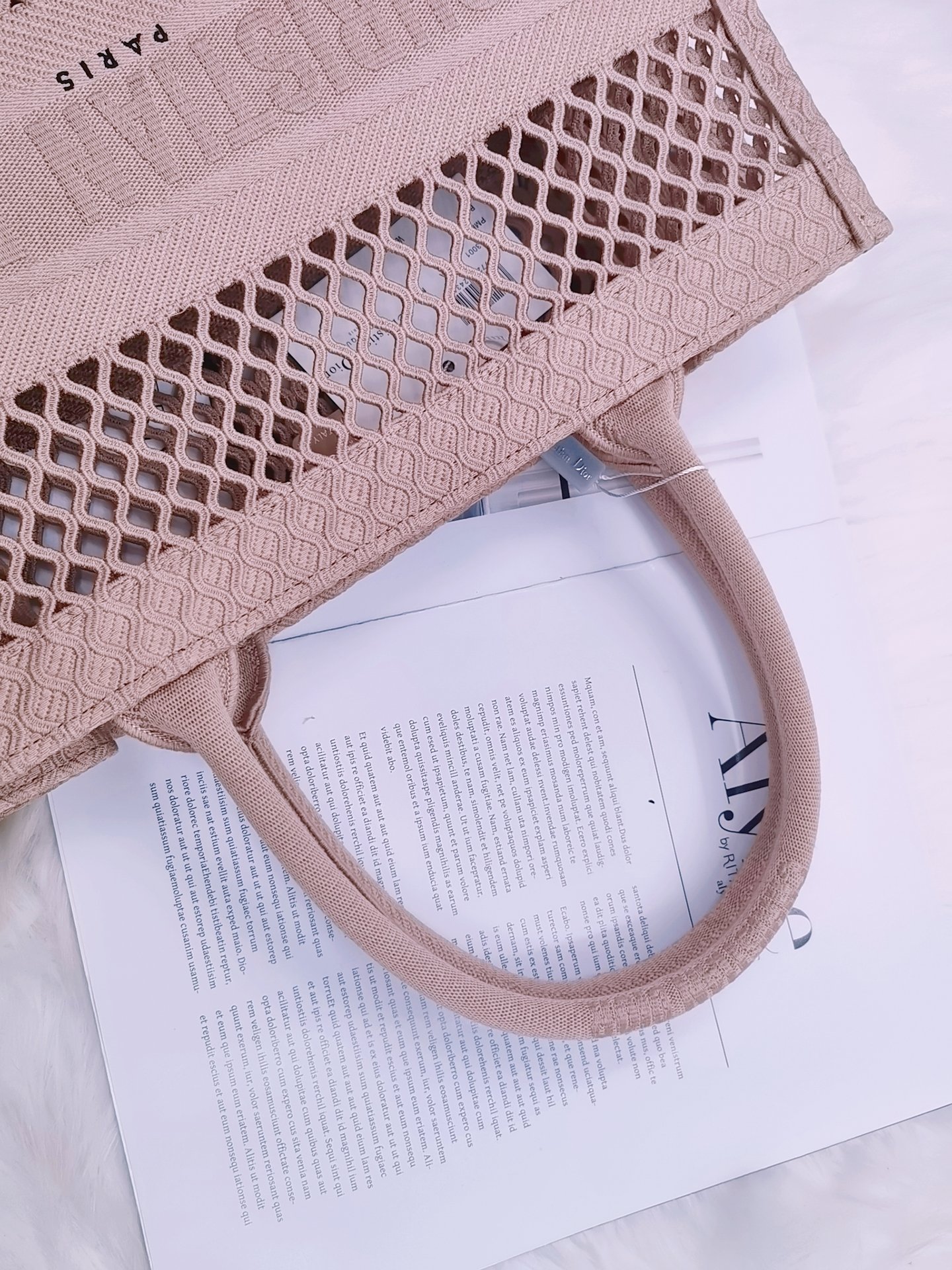 D*or book tote