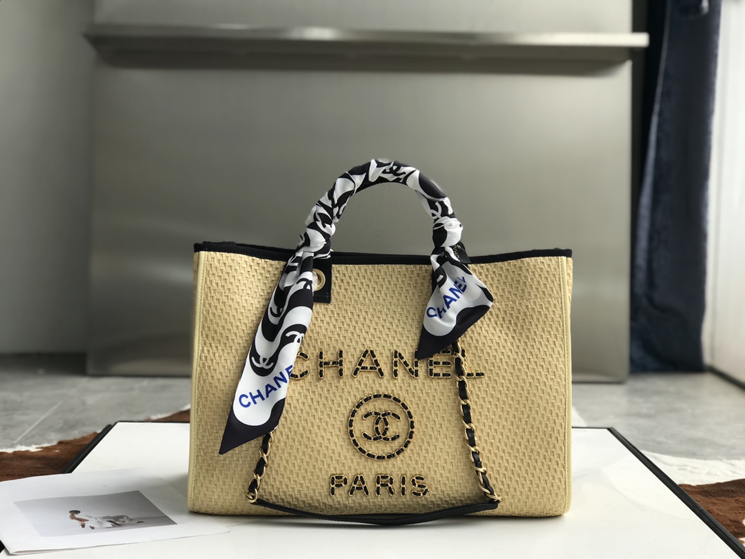 Ch*el tote