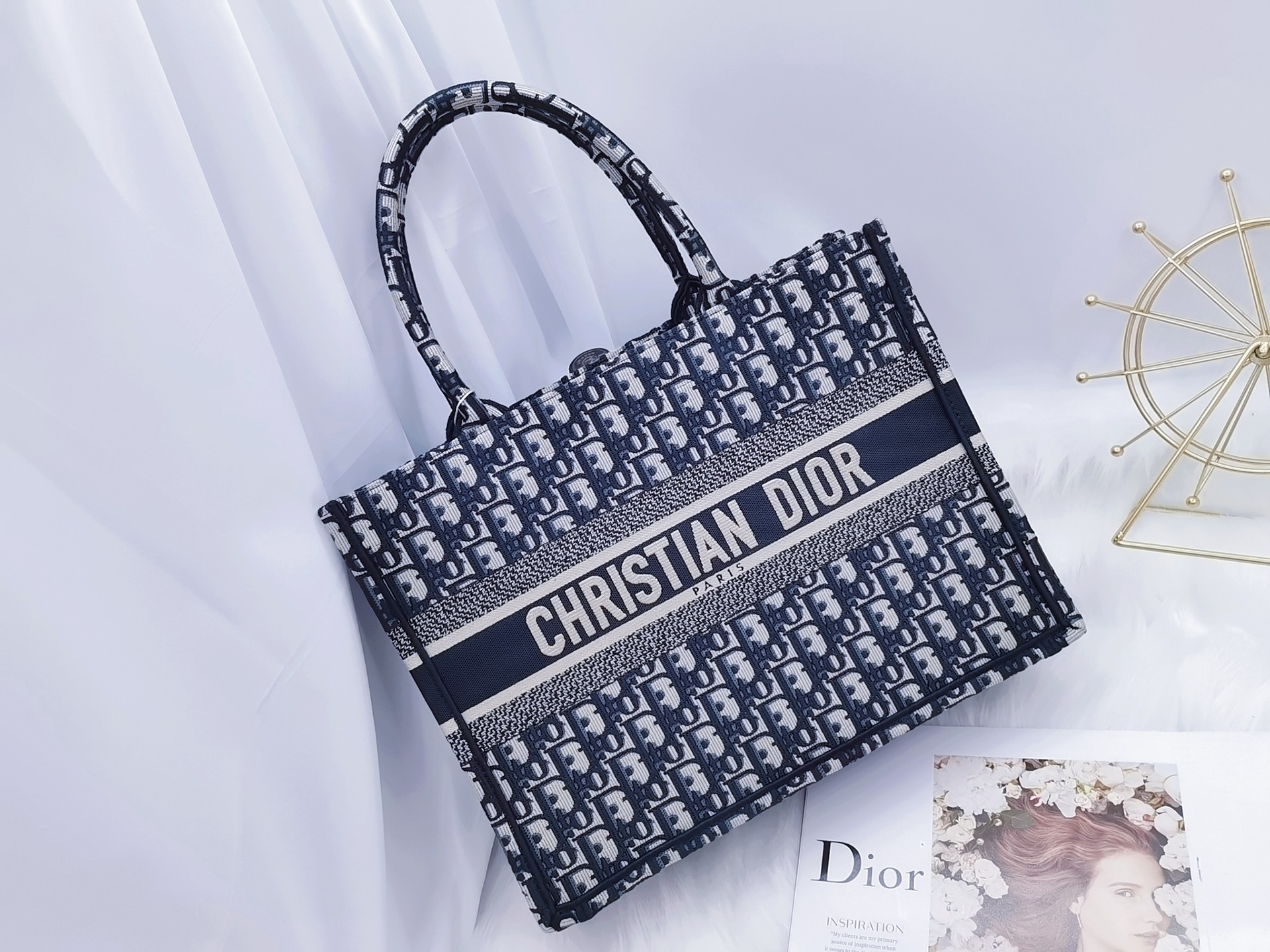 D*or book tote