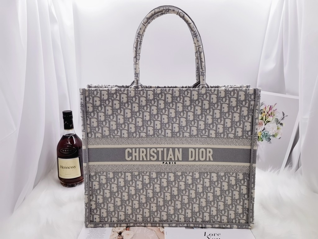 D*or book tote