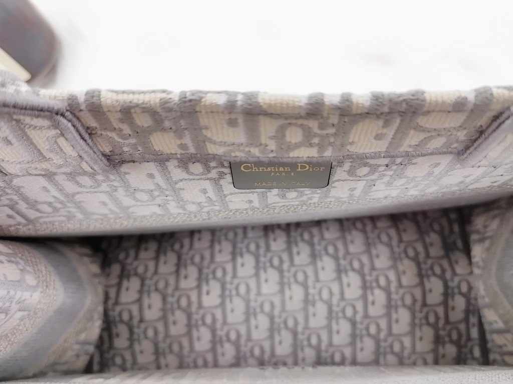 D*or book tote-medium
