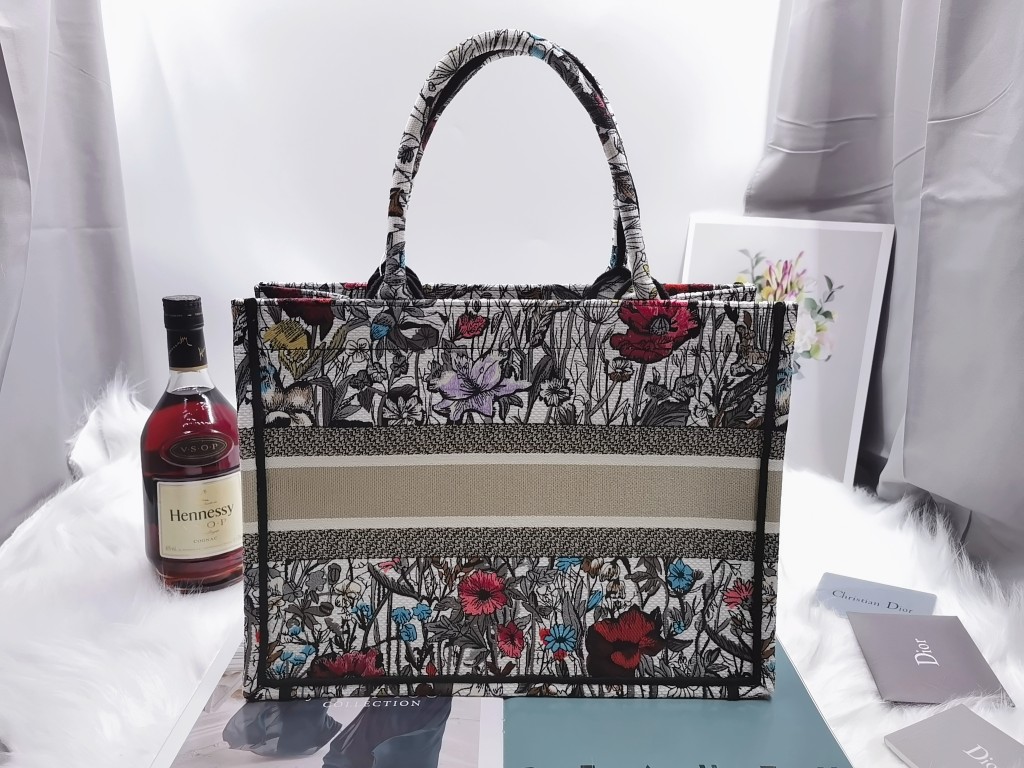 D*or book tote