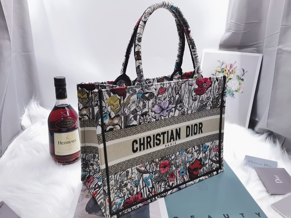 D*or book tote