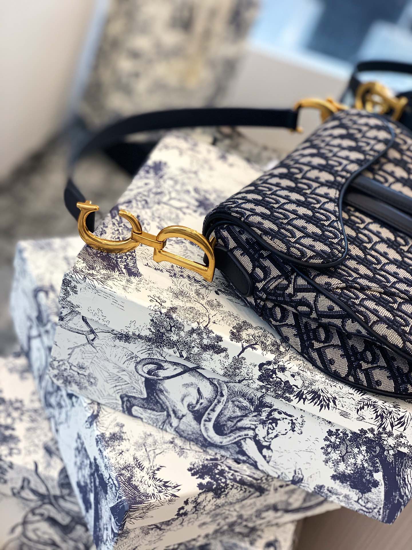 D*or saddle bag