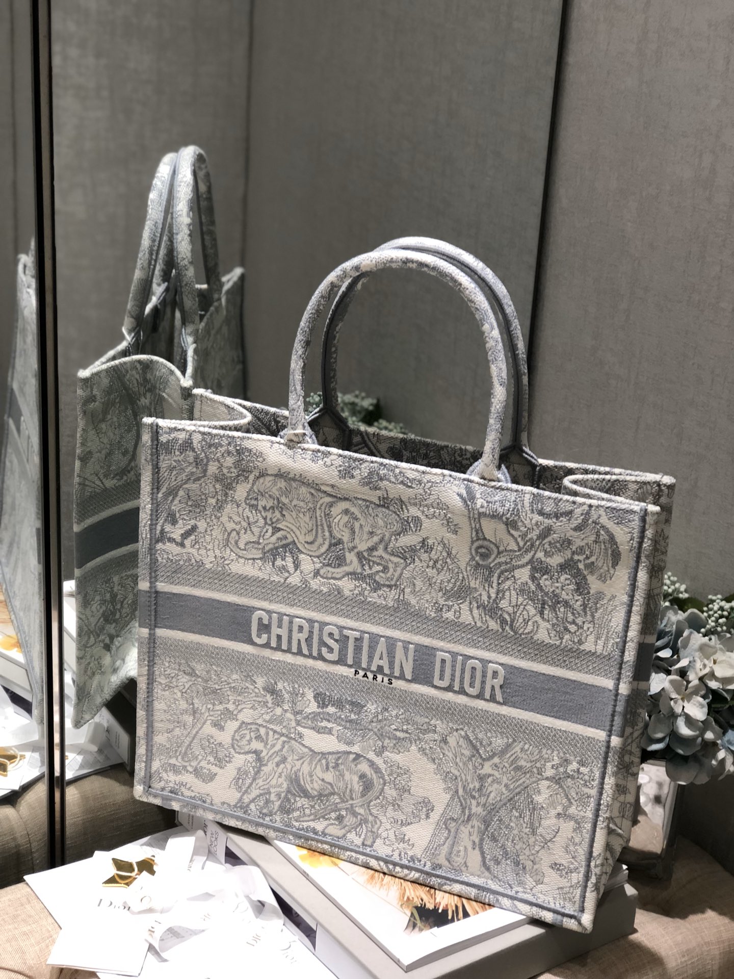 D*or book tote-large