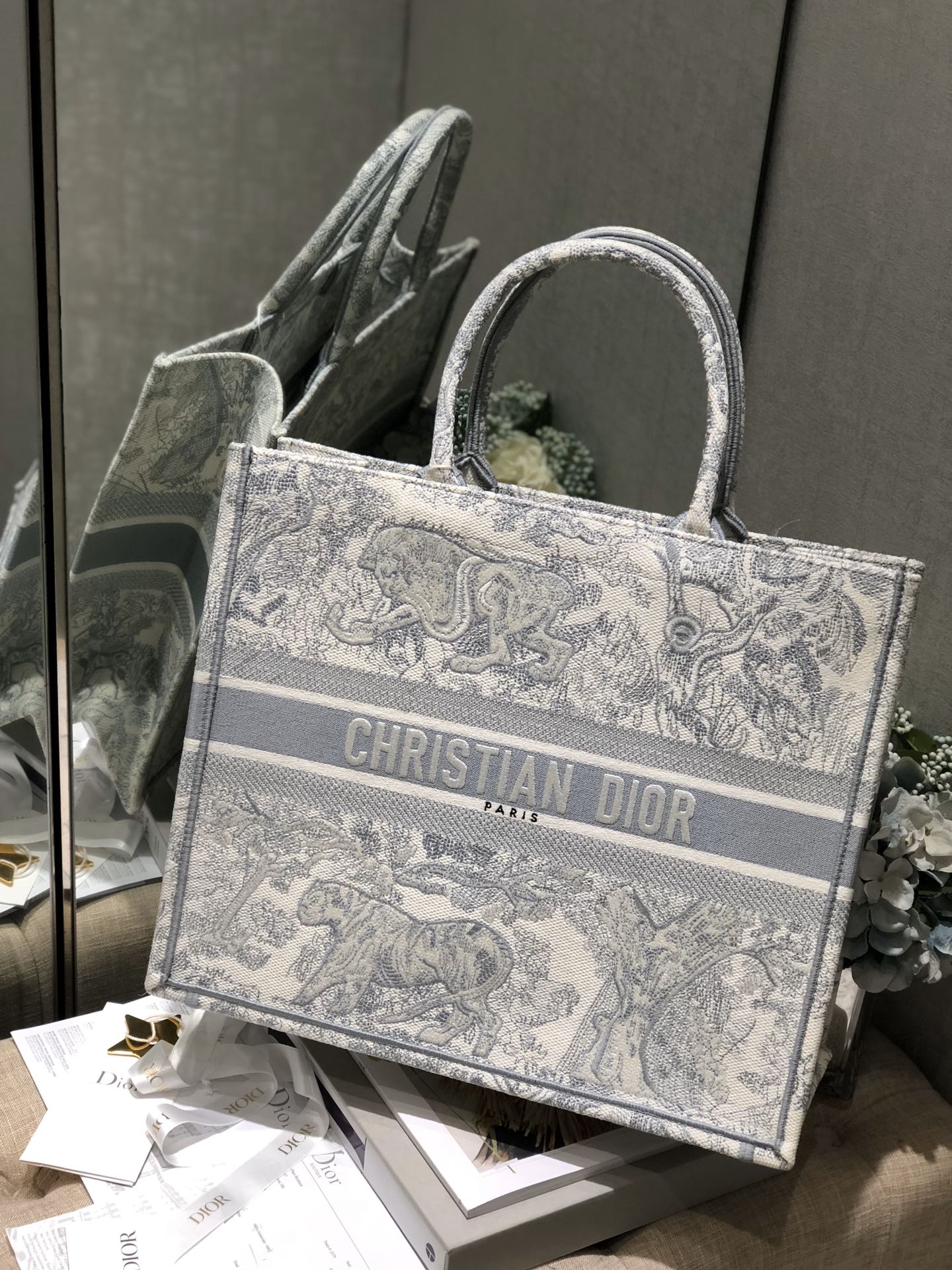 D*or book tote-large