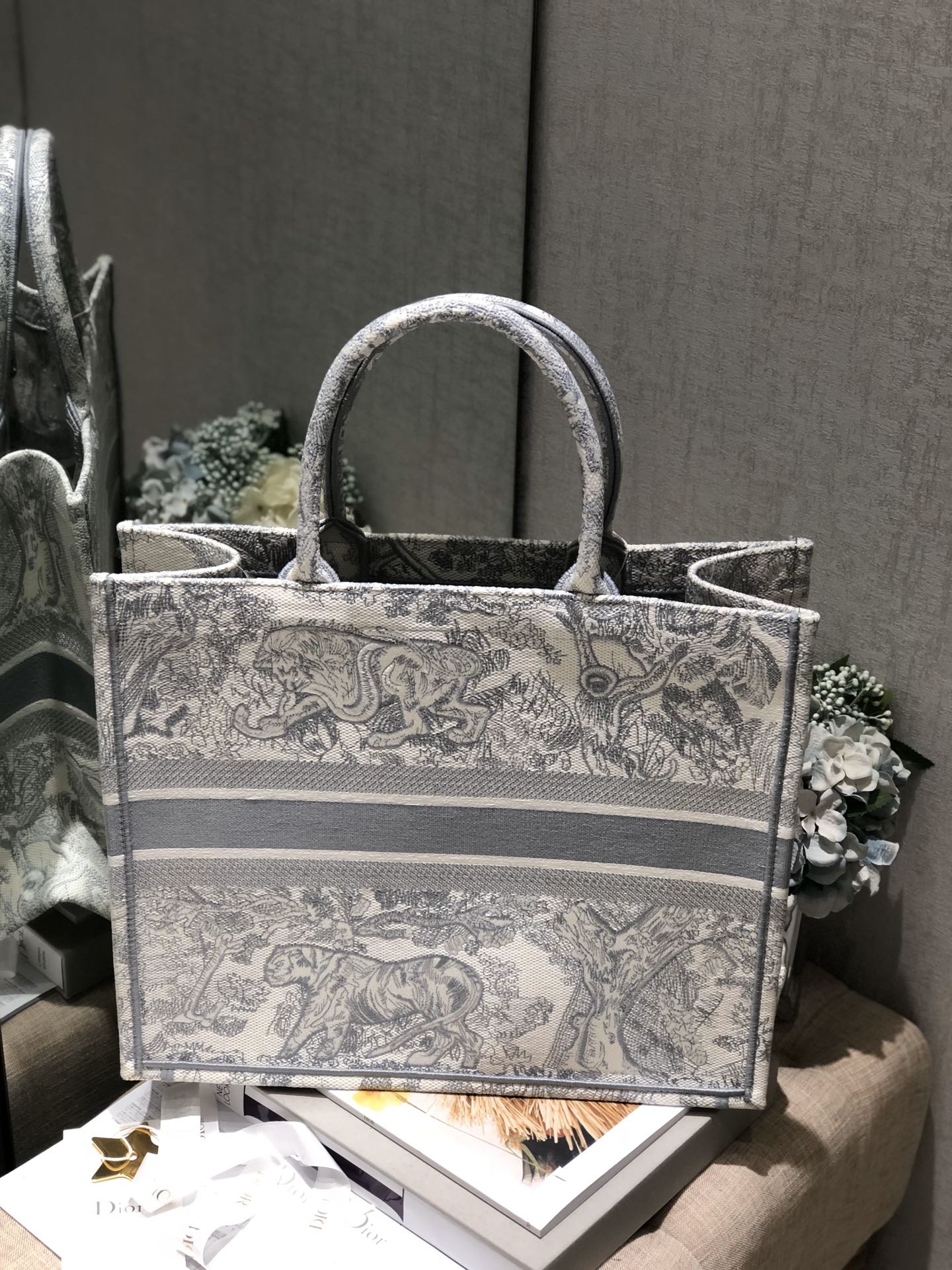 D*or book tote-large