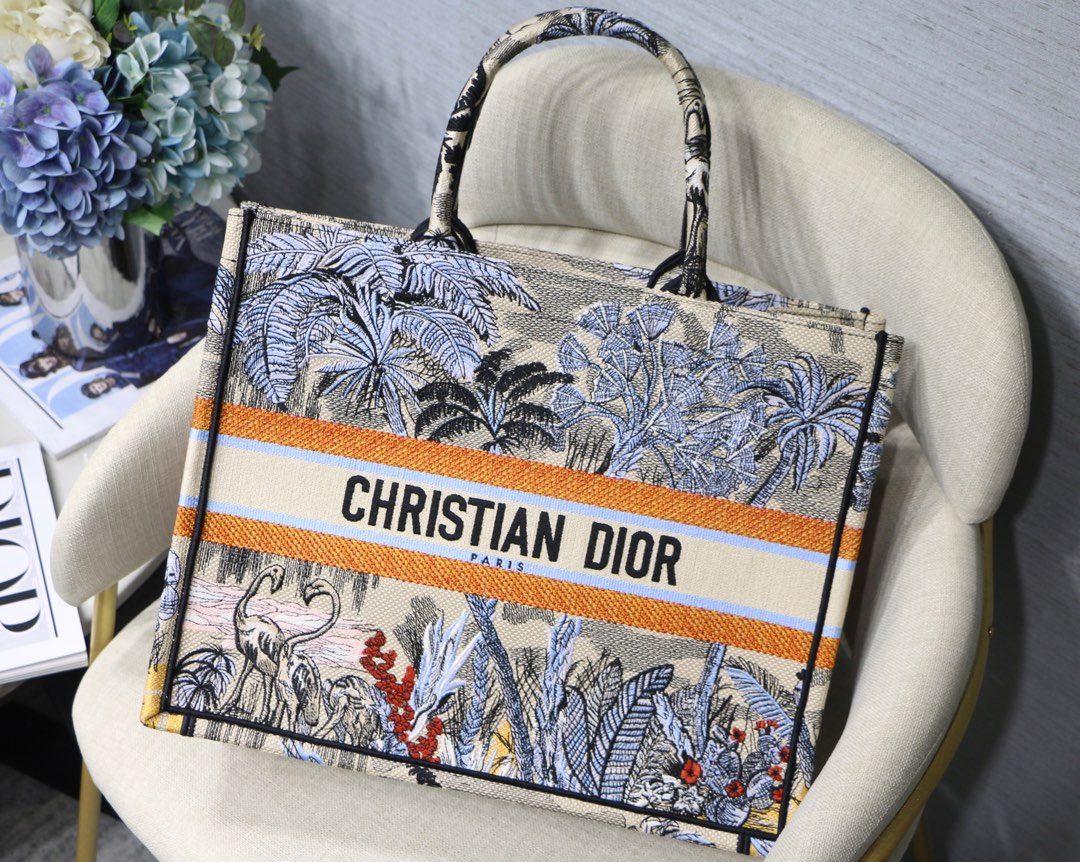 D*or book tote