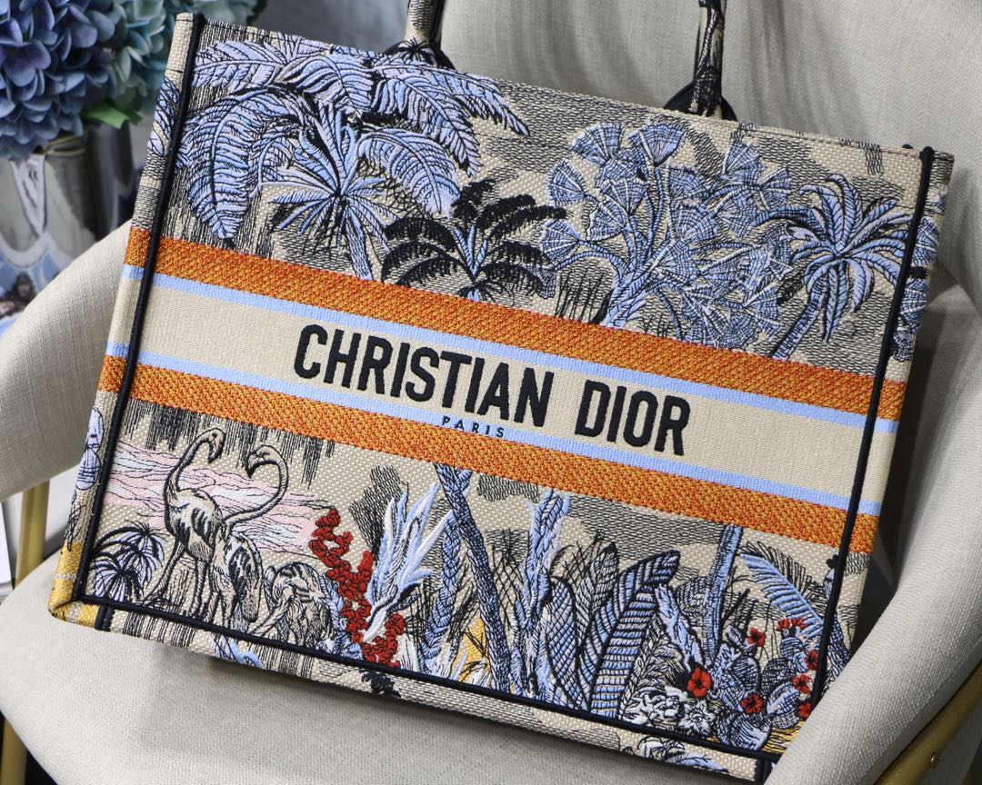 D*or book tote