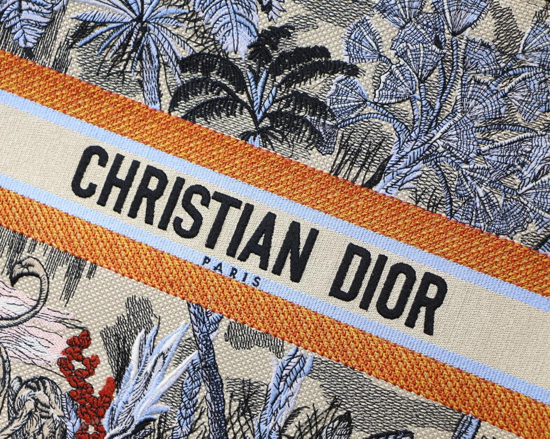 D*or book tote
