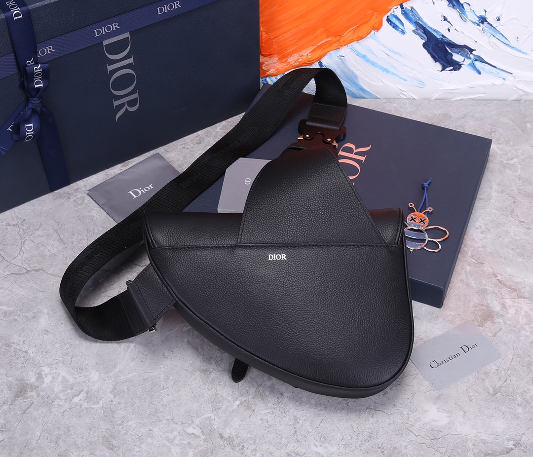 D*or men’s saddle bag