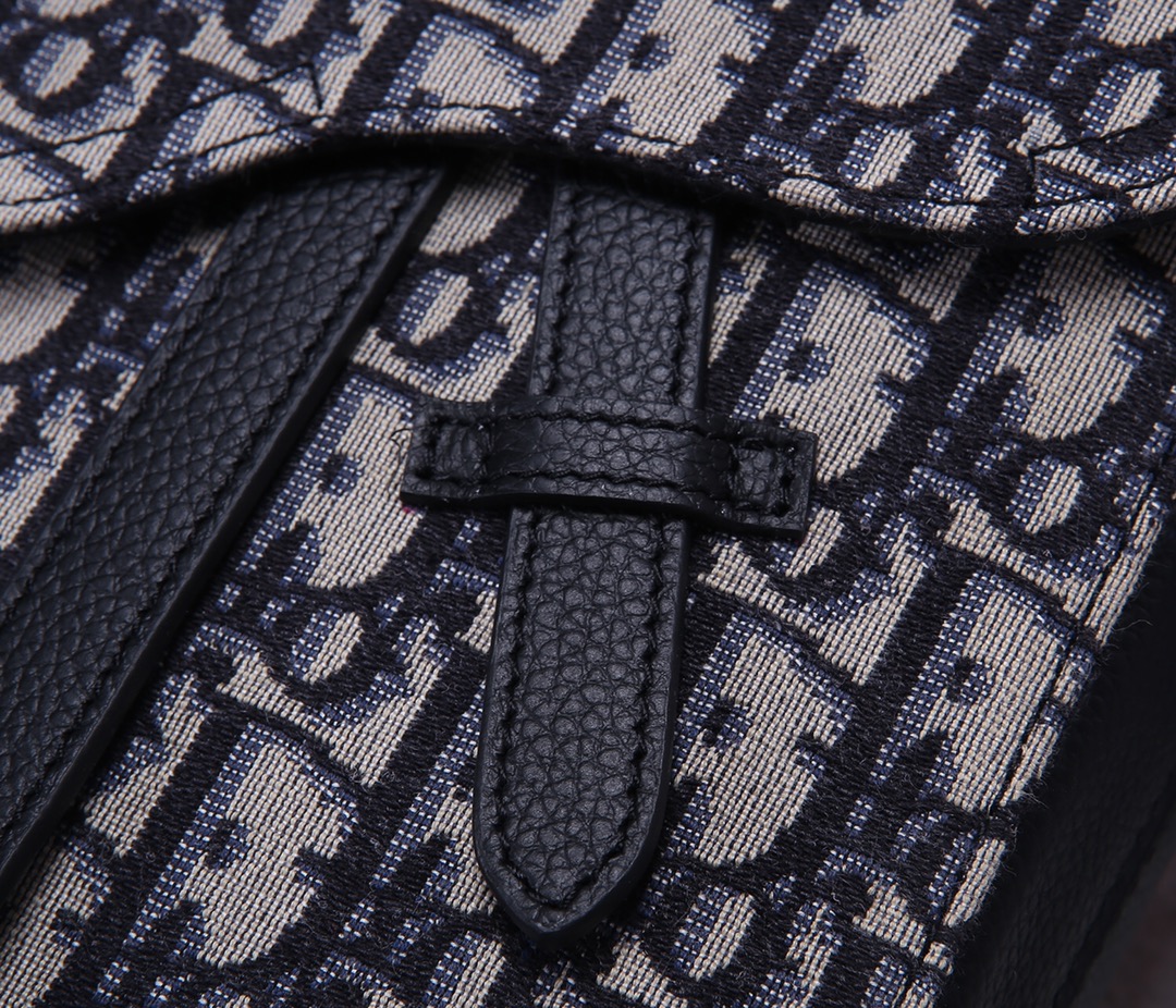 D*or cell phone bag