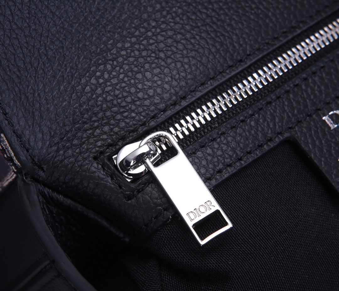 D*or cell phone bag