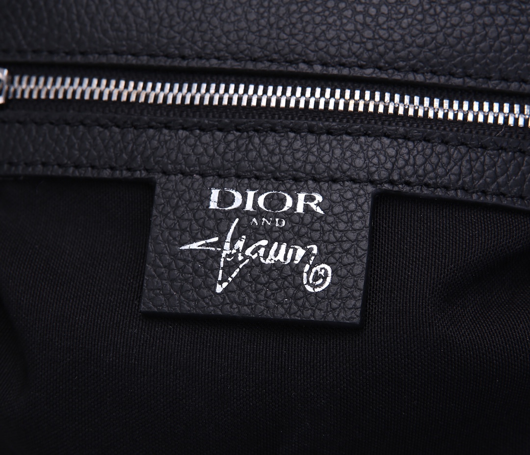 D*or cell phone bag