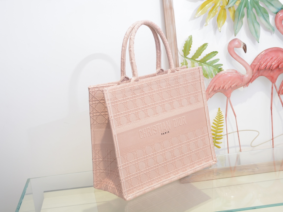 D*or book tote