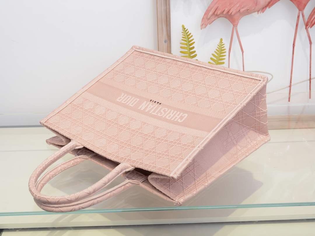 D*or book tote