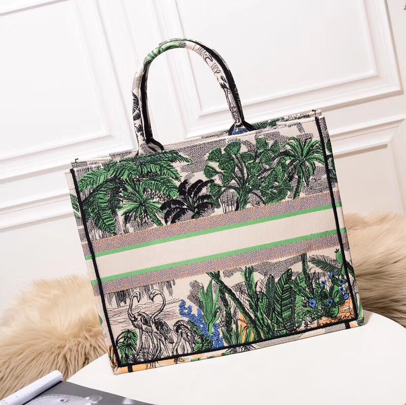 D*or book tote