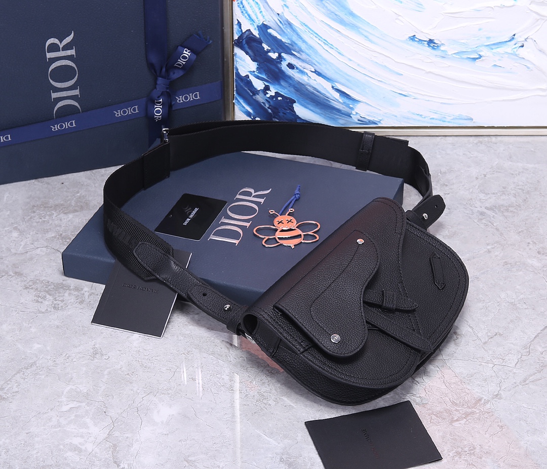 D*or men’s saddle bag