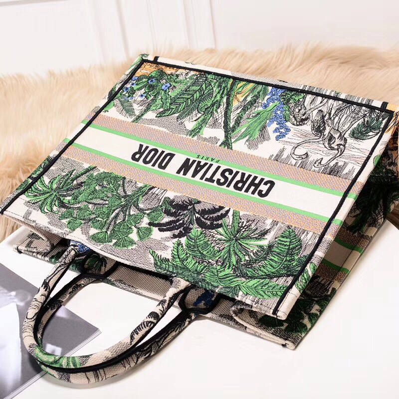 D*or book tote