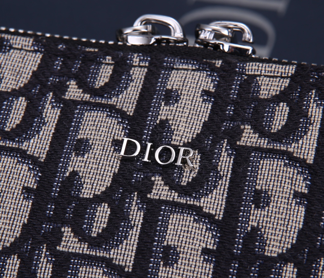 D*or men’s shoulder bag