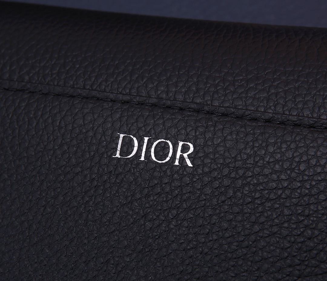 D*or men’s shoulder bag