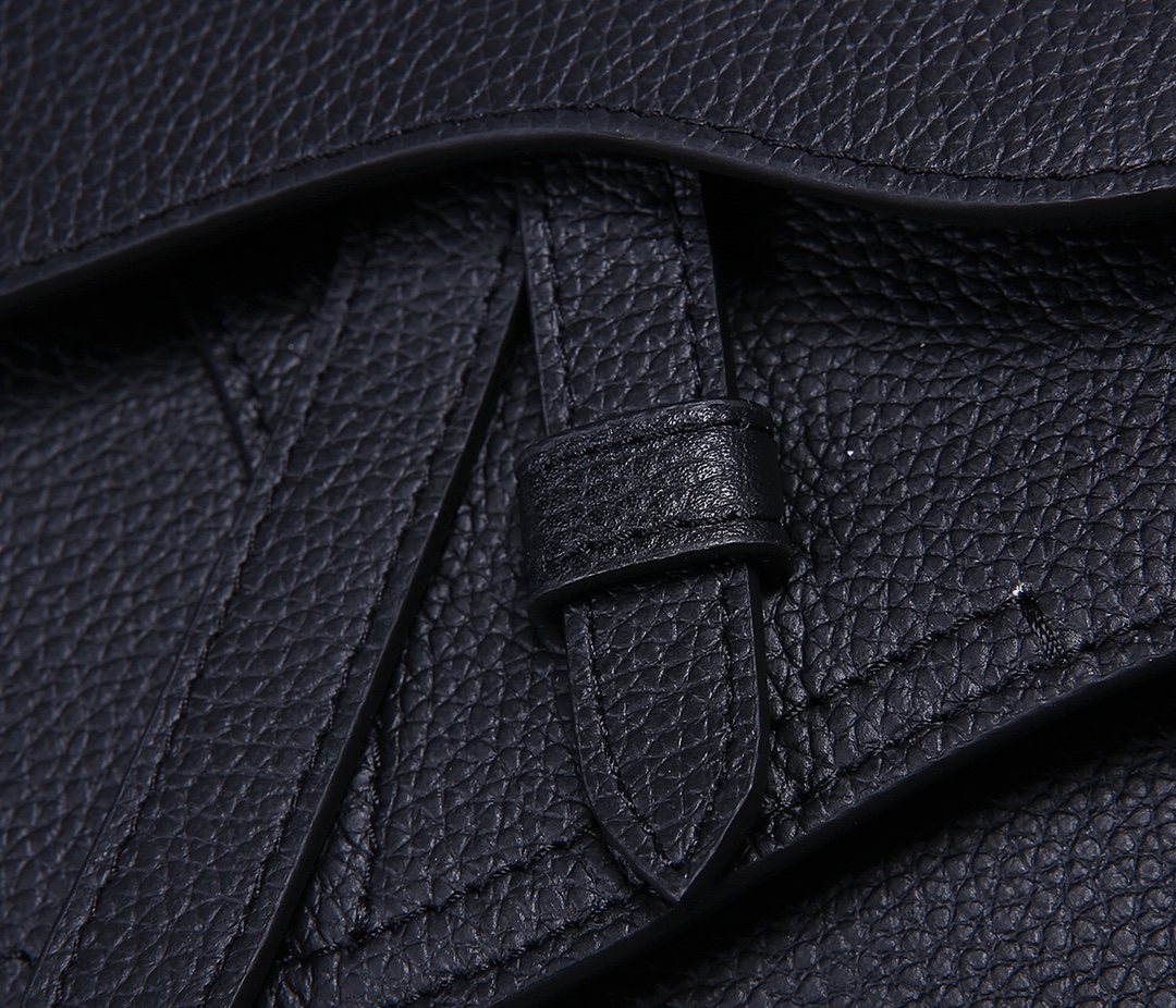 D*or men’s saddle bag