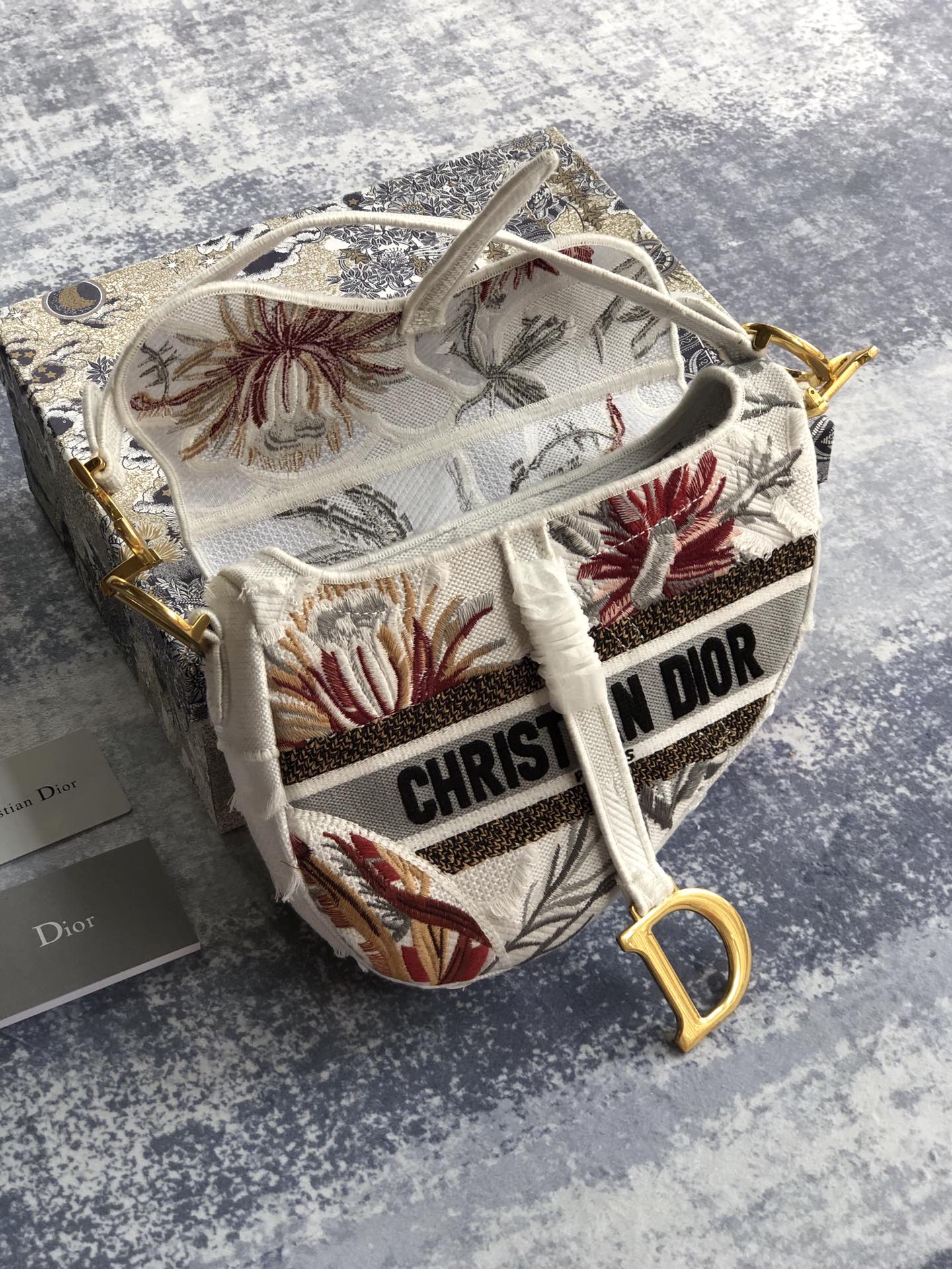 D*or saddle bag