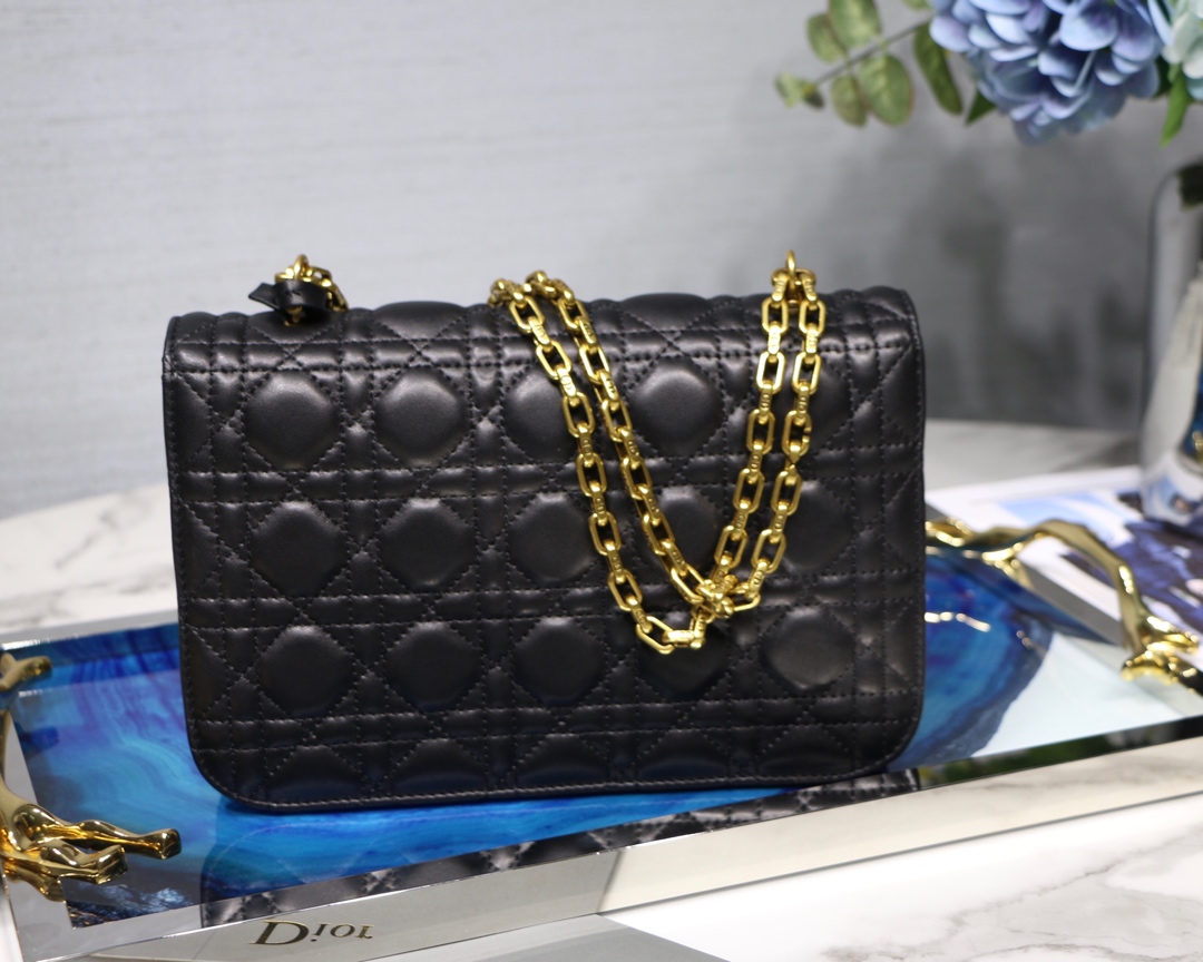 D*or addict chain bag