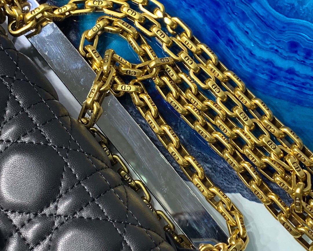 D*or addict chain bag