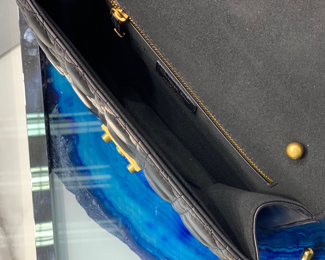 D*or addict chain bag