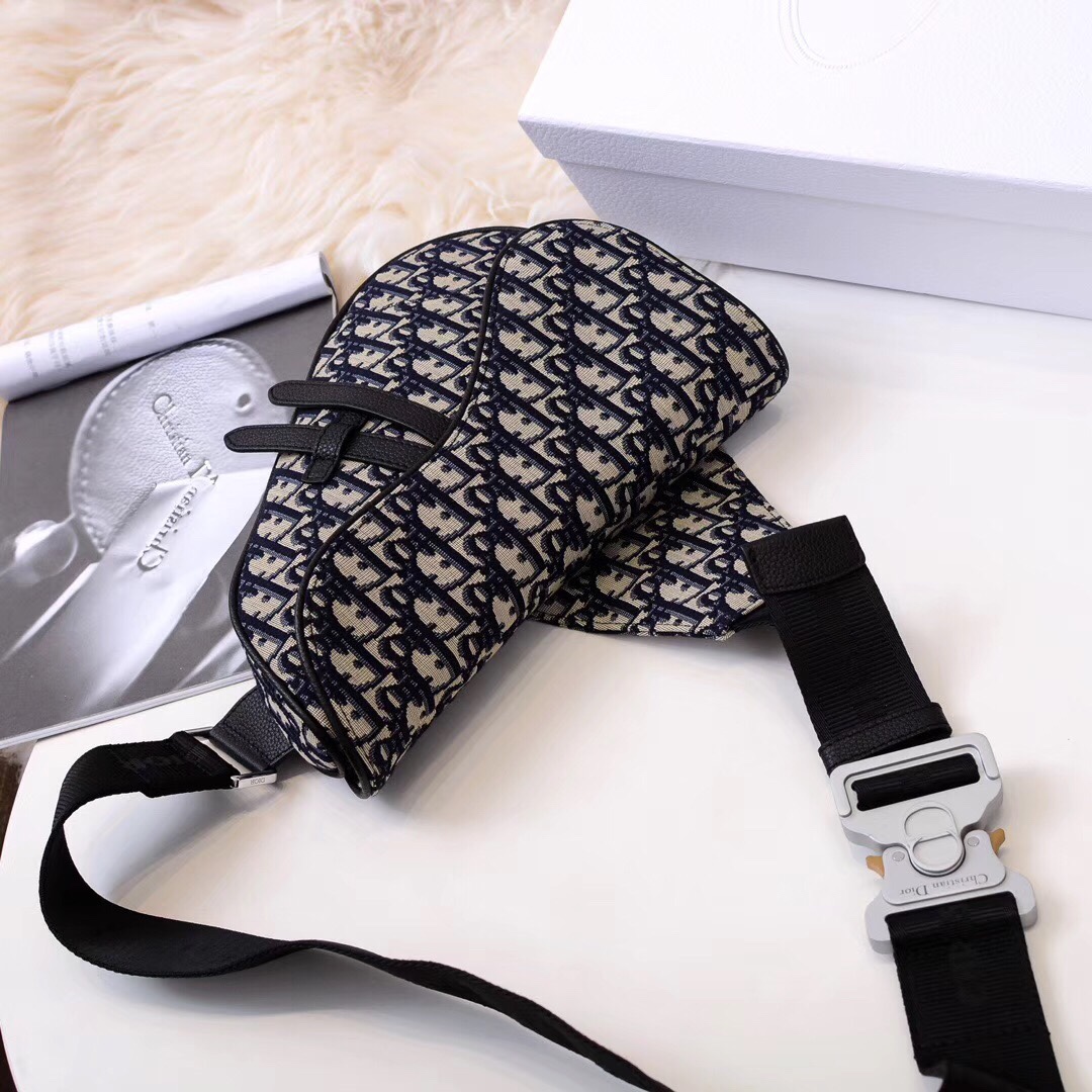 D*or men’s saddle bag