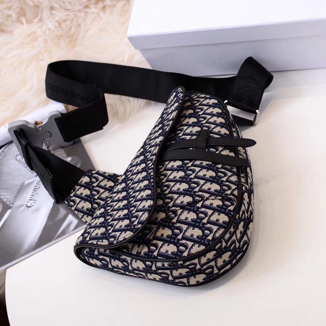 D*or men’s saddle bag