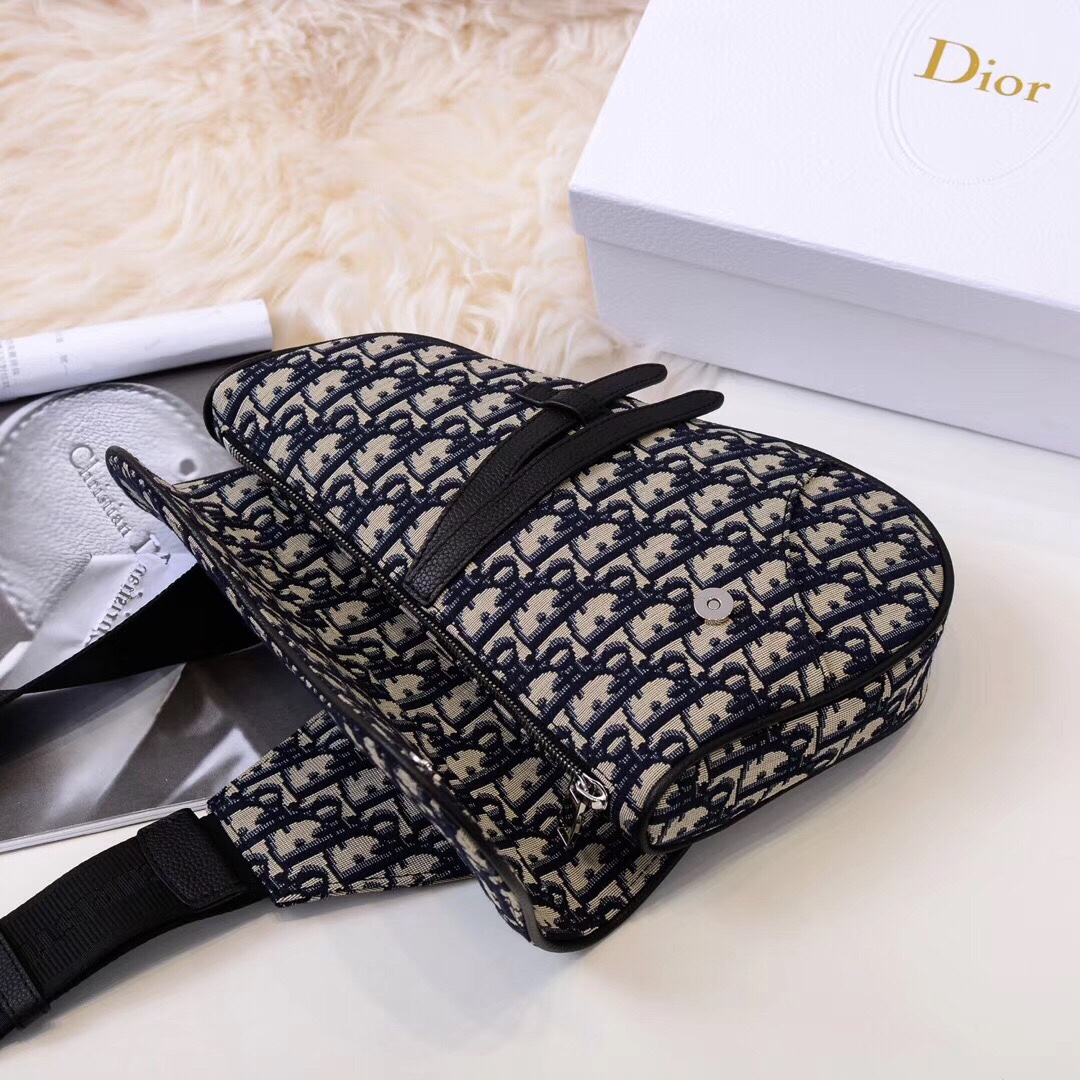 D*or men’s saddle bag