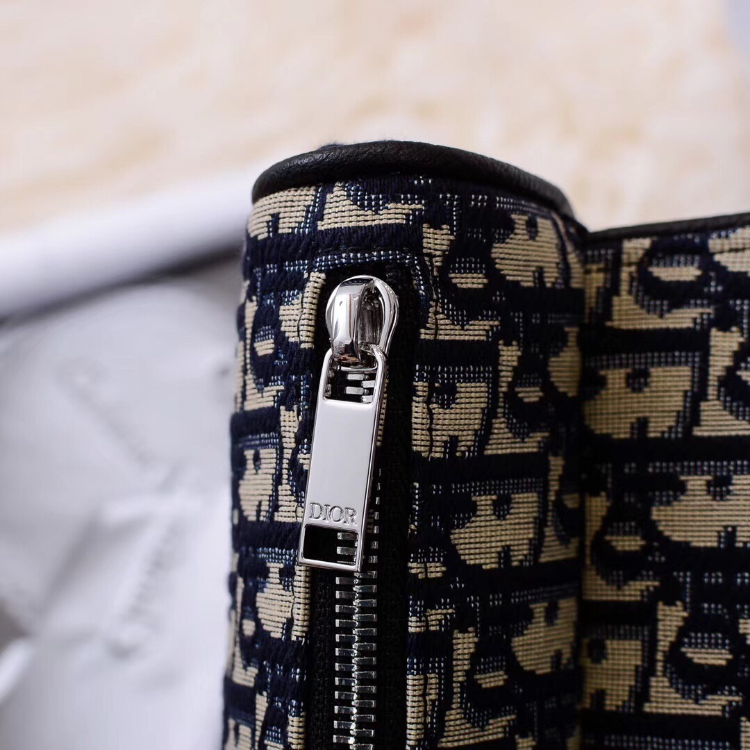 D*or men’s saddle bag