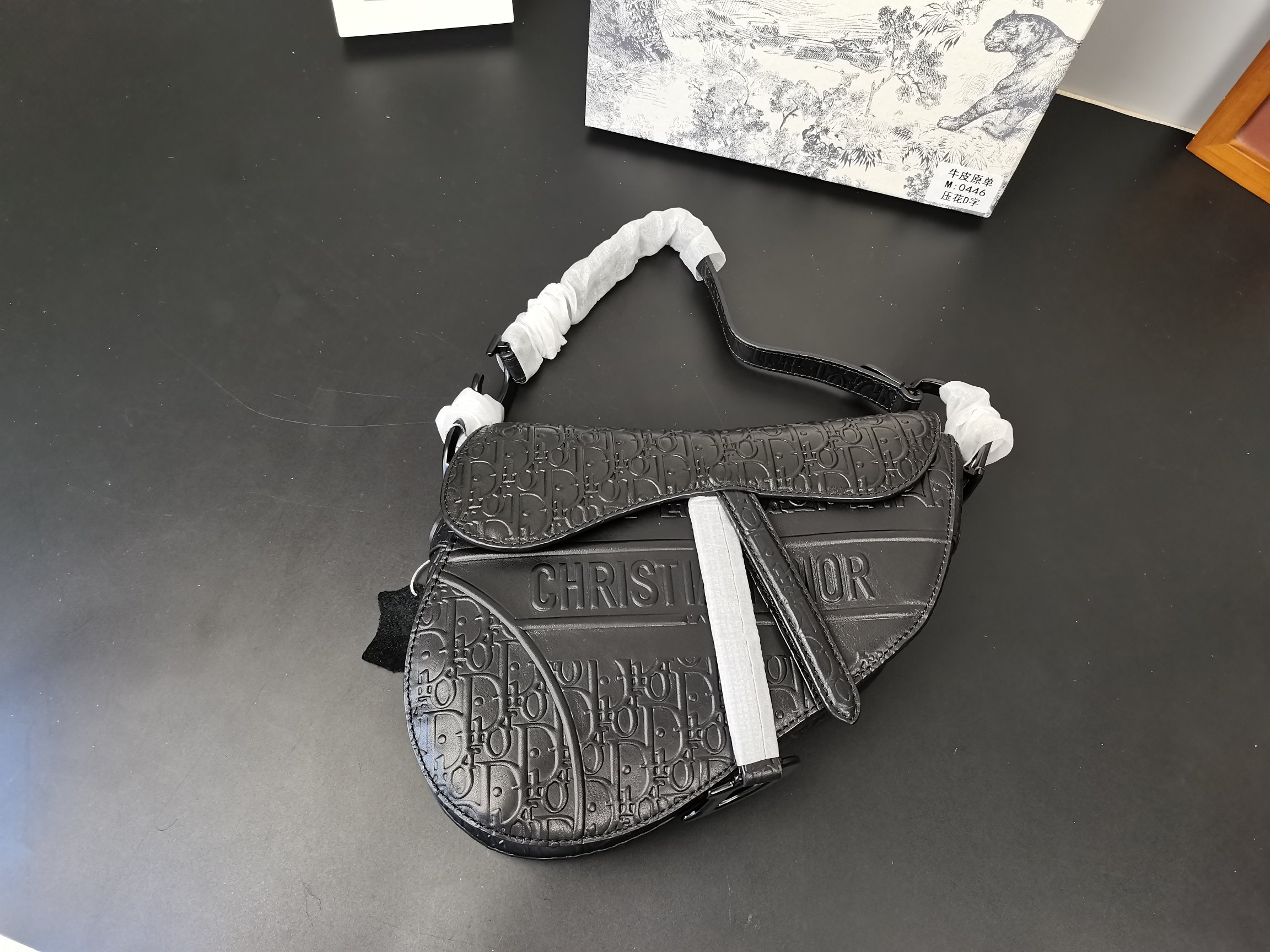 D*or men’s saddle bag