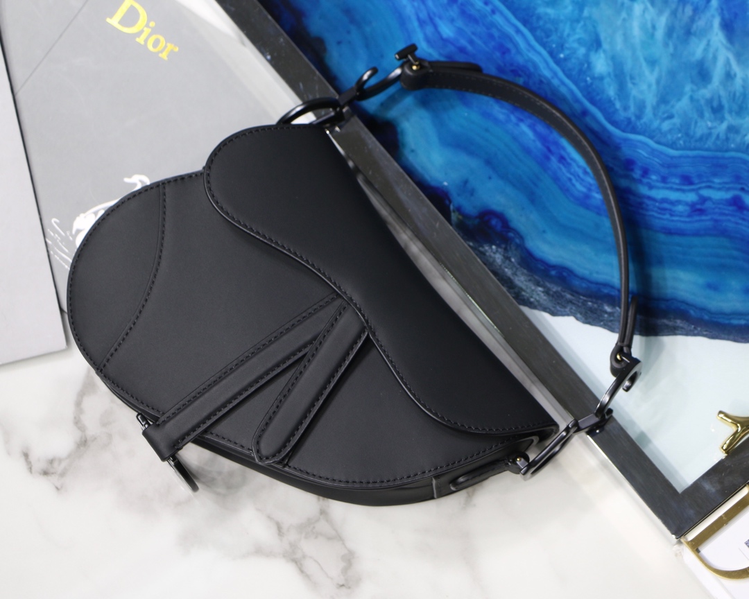 D*or men’s saddle bag