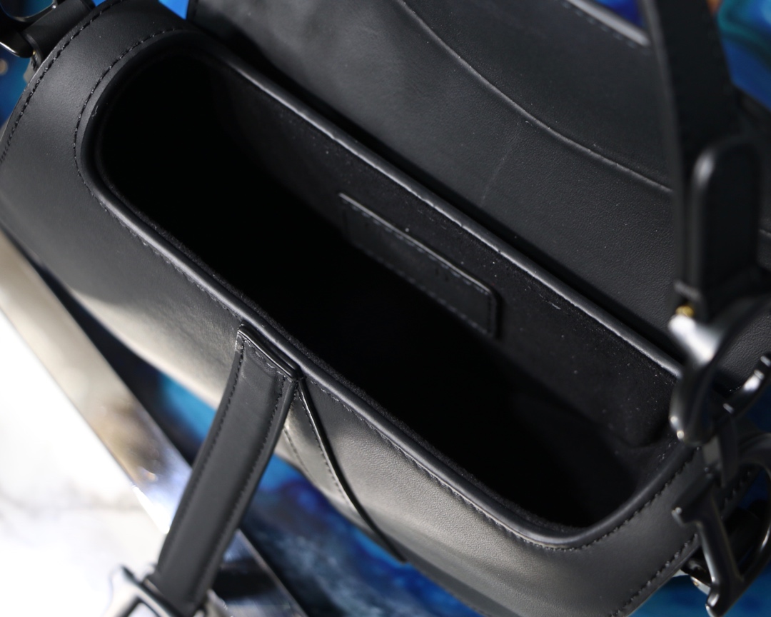 D*or men’s saddle bag