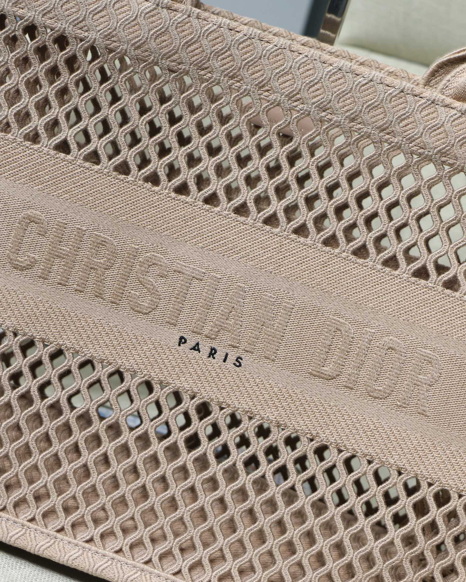 D*or book tote