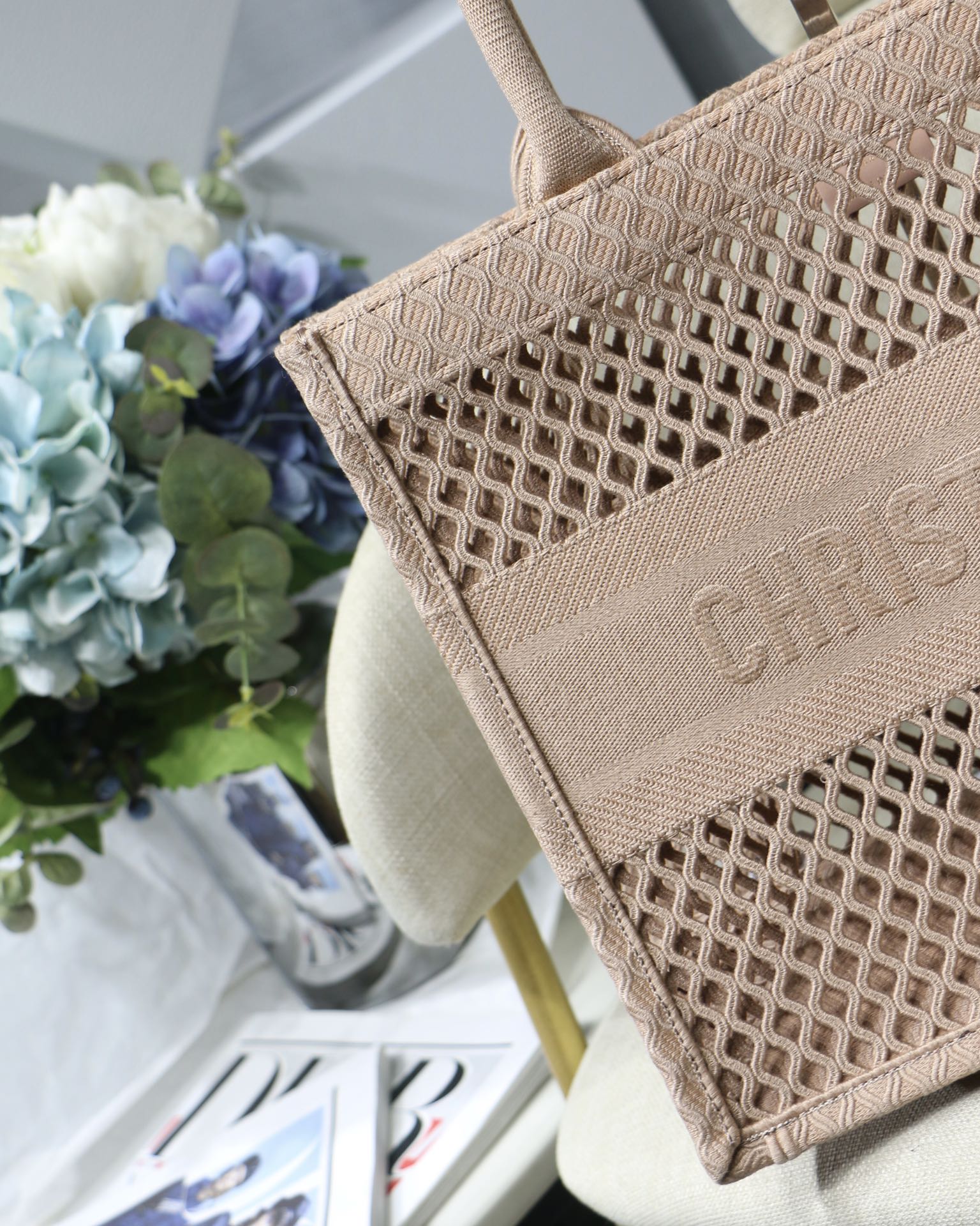 D*or book tote