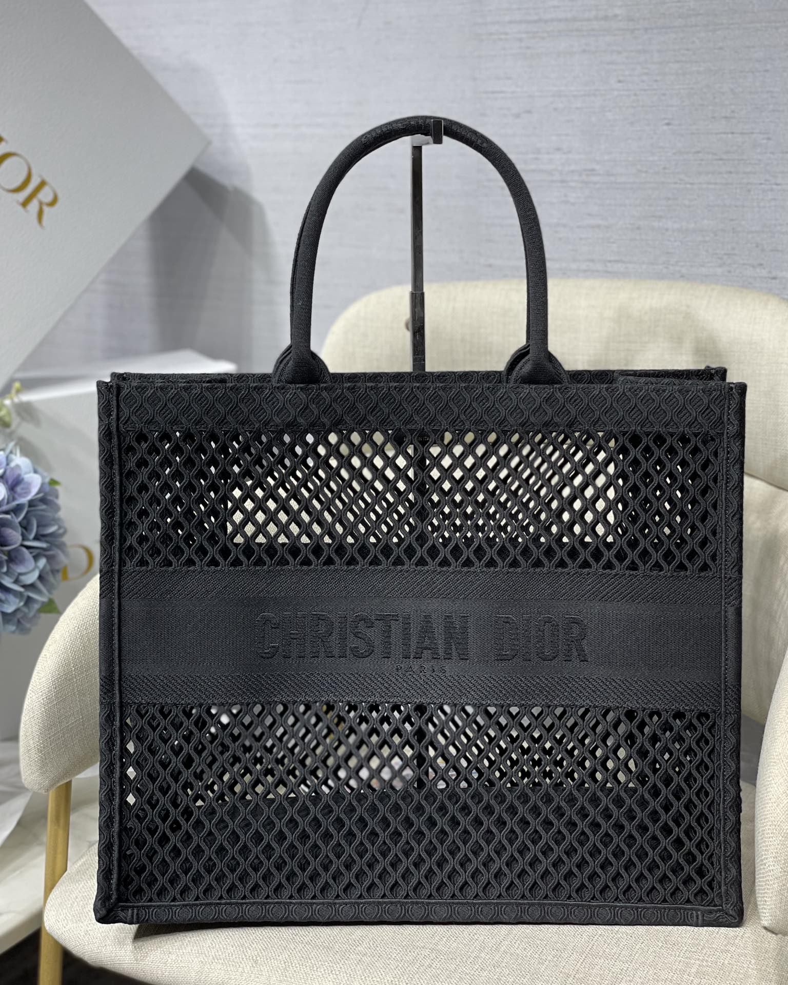 D*or book tote