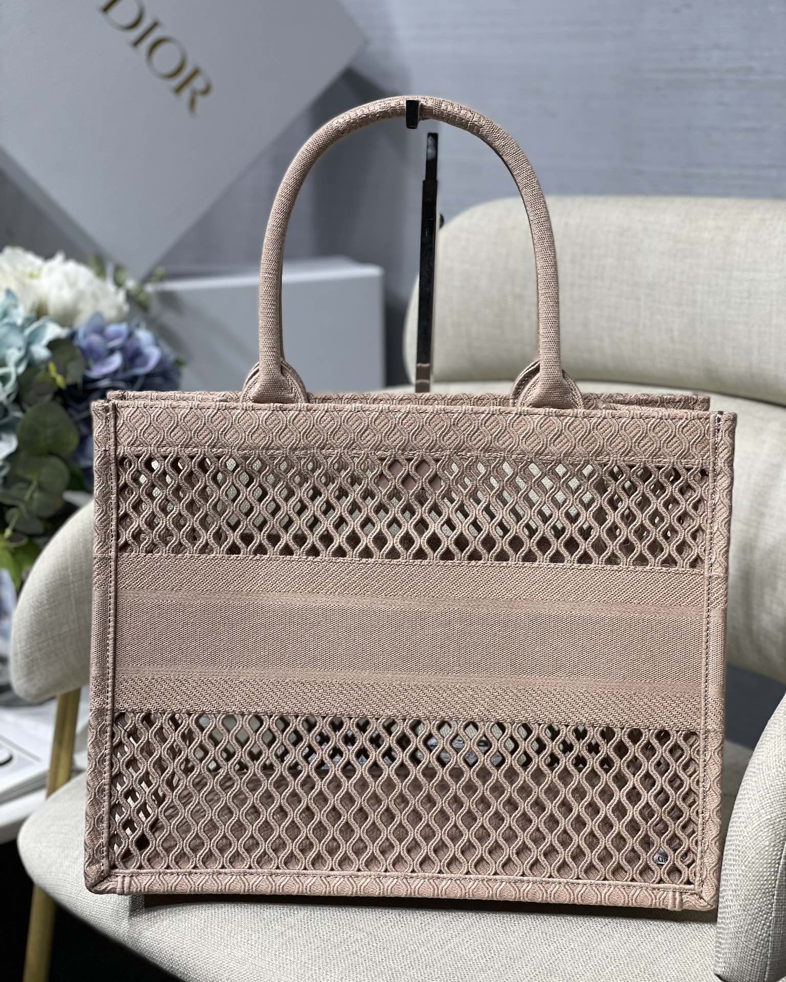 D*or book tote