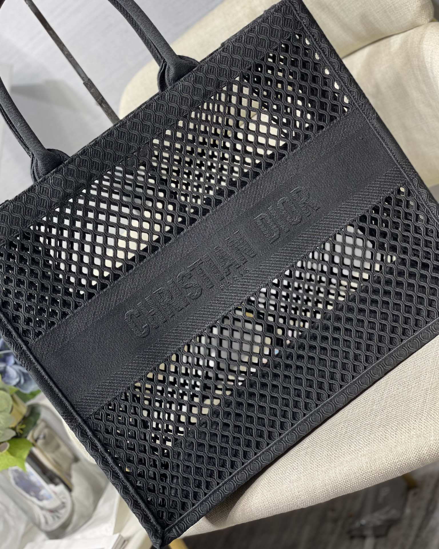 D*or book tote