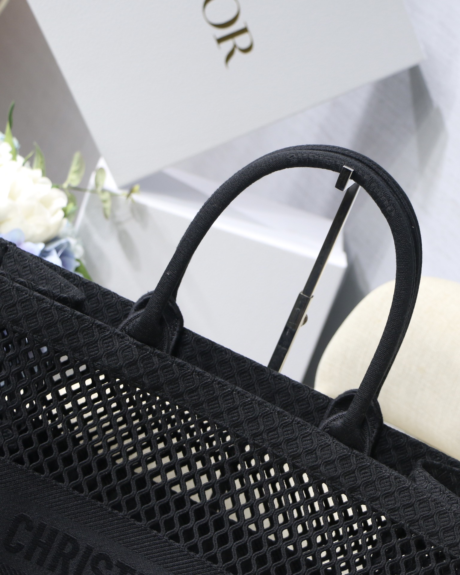 D*or book tote
